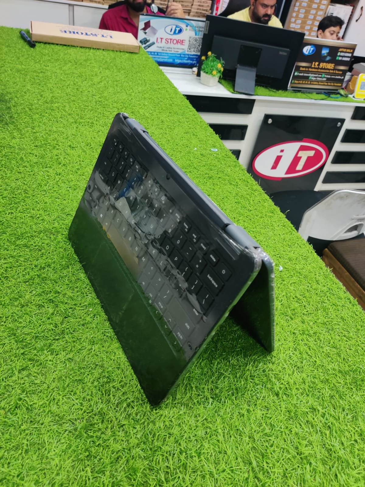 dell latitude 3120 laptop bottom back sticker view itstore info